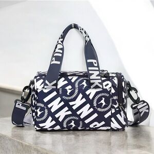 Sports / cosmetic bag